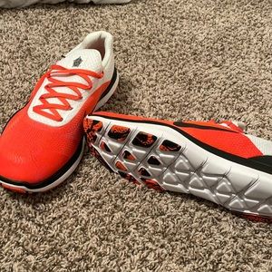 NWOT MENS NIKE OK STATE NIKES SIDE LINE SHOE